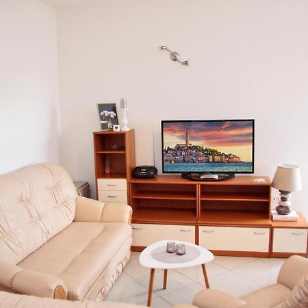 Apartment Matika, Terrace Apartment 10 Minutes Walk From Center Rovinj Extérieur photo